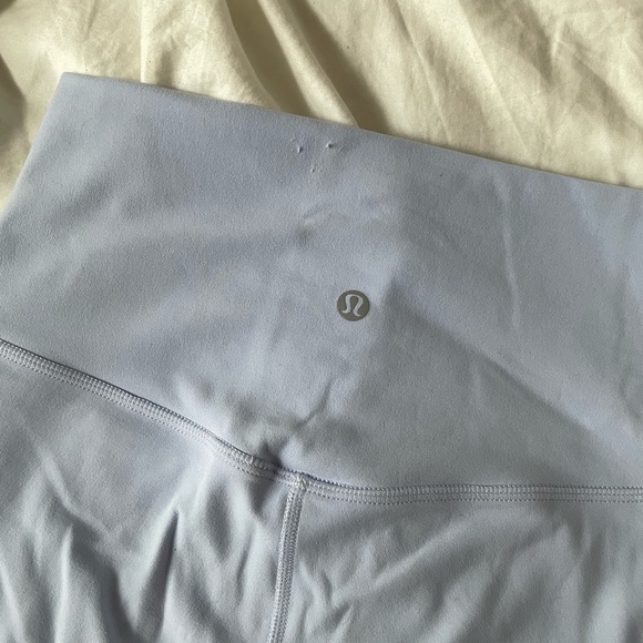 Like new lululemon wunder leggings - Picture 4 of 7